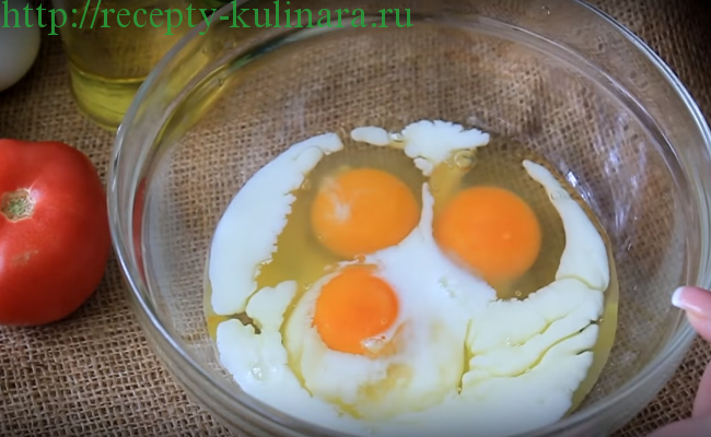 Как сделать омлет с молоком и яйцами 3