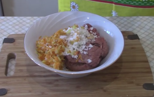 Перець фарширований мясом та рисом — покроковий рецепт приготування з фото і відео 0c05fbb2081c9249a961a33d38eea982 Перець фарширований мясом та рисом — покроковий рецепт приготування з фото і відео