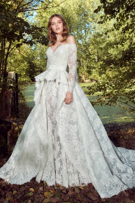Білі лотоси: весільна колекція Zuhair Murad Bridal осінь зима 2019 2020 belye lotosy: svadebnaya kollekciya zuhair murad bridal osen zima 2019 20205 Білі лотоси: весільна колекція Zuhair Murad Bridal осінь зима 2019 2020