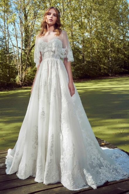 Білі лотоси: весільна колекція Zuhair Murad Bridal осінь зима 2019 2020 belye lotosy: svadebnaya kollekciya zuhair murad bridal osen zima 2019 20208 Білі лотоси: весільна колекція Zuhair Murad Bridal осінь зима 2019 2020