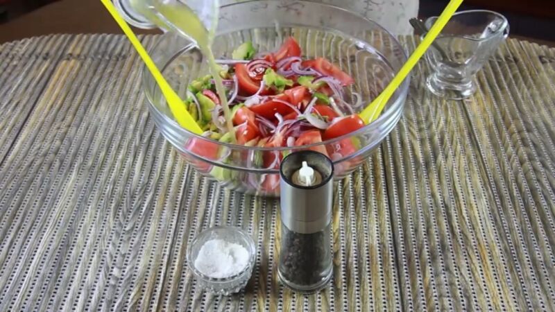 salaty s tuncom konservirovannym prostye i vkusnye recepty a810d94 Салати з тунцем консервованим   прості і смачні рецепти