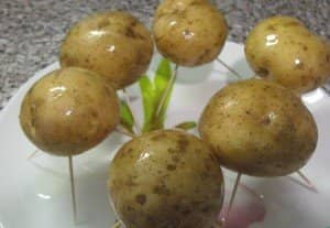 2f0e3f3269f7d36595405ee7c888fd6c Як приготувати картоплю в мікрохвильовці: швидкі способи