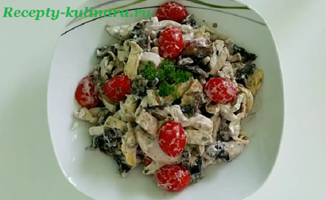 Салат з яєчними млинцями і куркою — 3 смачні рецепти з фото 3a992098815044130863926c3cb7e60a Салат з яєчними млинцями і куркою — 3 смачні рецепти з фото