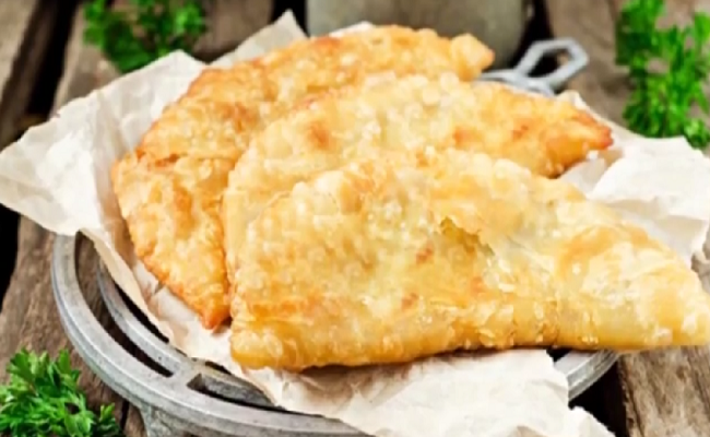 Чебуреки з з мясом — 3 рецепта вдалого тіста: на горілці, на кефірі і на мінералці 63b29f267f4849012afb5d5cad390676 Чебуреки з з мясом — 3 рецепта вдалого тіста: на горілці, на кефірі і на мінералці