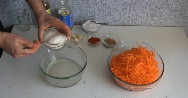 06a0a83579885051dcc1f0bb4fbdeab7 Морква по корейськи в домашніх умовах   як приготувати корейську моркву швидко і смачно