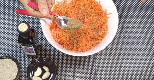 1731faf148e997b2504ad1118c18798e Морква по корейськи в домашніх умовах   як приготувати корейську моркву швидко і смачно