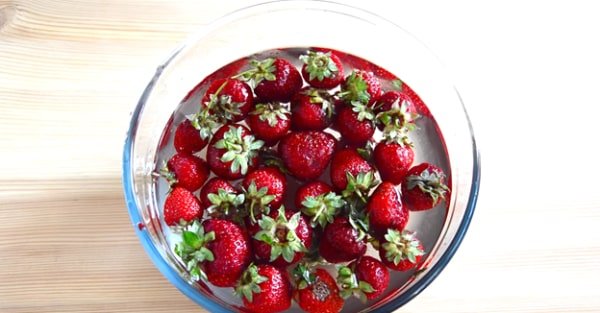 1eceab6d68fbd96b6002b90b6fc4569a Густе варення з полуниці на зиму з цілими ягодами   14 рецептів