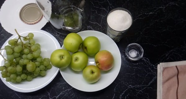 55c34ac7306a7b3279a922e49a00b358 Компот з яблук на зиму на 3 літрову банку   15 простих рецептів яблучного компоту