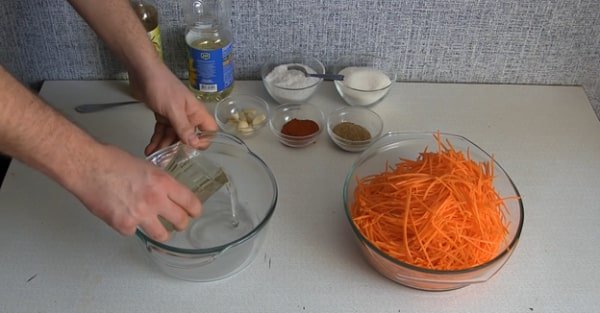 61912c9247718135f8069df6fd3ef429 Морква по корейськи в домашніх умовах   як приготувати корейську моркву швидко і смачно