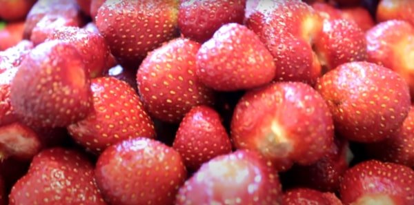 6d5478bc5771bac8a2781c913dbfe065 Густе варення з полуниці на зиму з цілими ягодами   14 рецептів