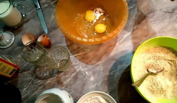 7a289d00797bd9057d10361510632c22 Млинці на воді з яйцями   11 покрокових рецептів