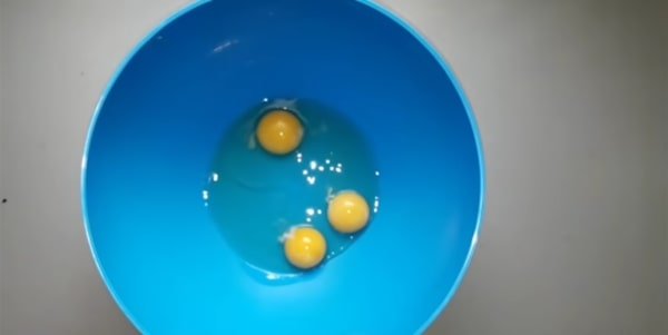 85f2a72d3bae1c8a9c18628d29c58b6f Млинці на воді з яйцями   11 покрокових рецептів