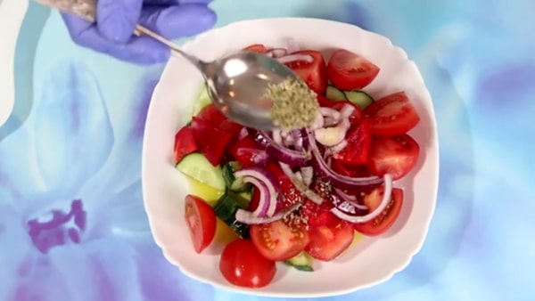 984b3448dee96aaf8217a1ea508915a6 Грецький салат   12 простих класичних рецептів в домашніх умовах