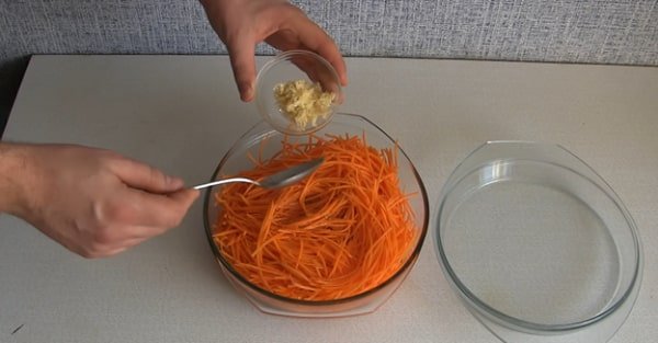 b0e6ade916c2998c41420585502e7090 Морква по корейськи в домашніх умовах   як приготувати корейську моркву швидко і смачно