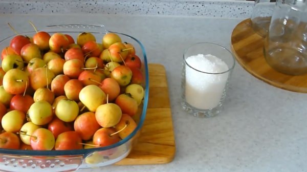 bf8059d49f749d2d81ea0bc12ee3940c Компот з яблук на зиму на 3 літрову банку   15 простих рецептів яблучного компоту