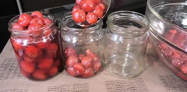 c377c29e528a184c993f8faf7b0b00f6 Густе варення з полуниці на зиму з цілими ягодами   14 рецептів