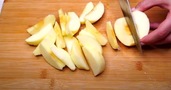 dbc4aaaf7436bd78c1e3ef465190afd1 Шарлотка з яблуками   10 класичних рецептів яблучної шарлотки