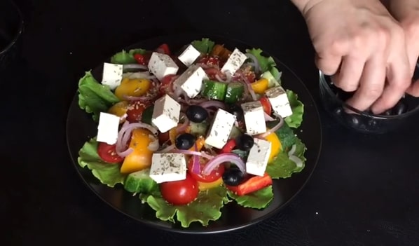 df80cdda850c5dbbb4b0f6ae4b42aca3 Грецький салат   12 простих класичних рецептів в домашніх умовах