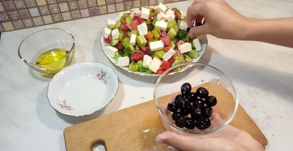 f37a47a440e9243201fab33ad60abf6a Грецький салат   12 простих класичних рецептів в домашніх умовах