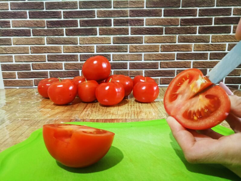 vjalenye pomidory v domashnih uslovijah recept prigotovlenija v elektrosushilke f18d1a8 Вялені помідори в домашніх умовах   рецепт приготування в електросушарці