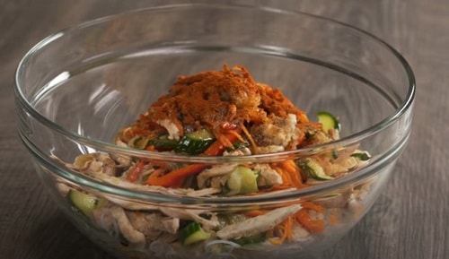 0744b579fb16e2019a1b8bba38edf3bd Фунчоза з куркою і овочами по корейськи   рецепт салату в соєвому соусі