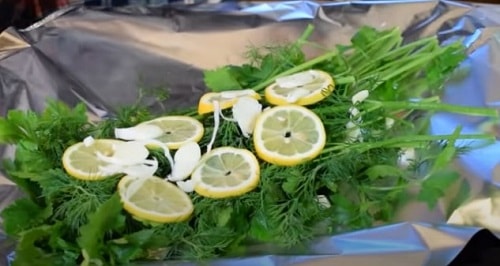  Форель в духовці цілком у фользі   рецепт з лимоном і зеленню