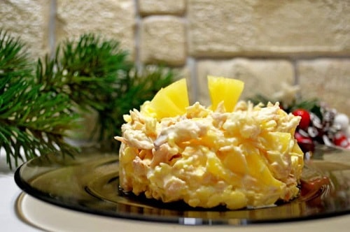  Салат «Дамський каприз»   класичні рецепти з куркою, ананасами, чорносливом, горіхами