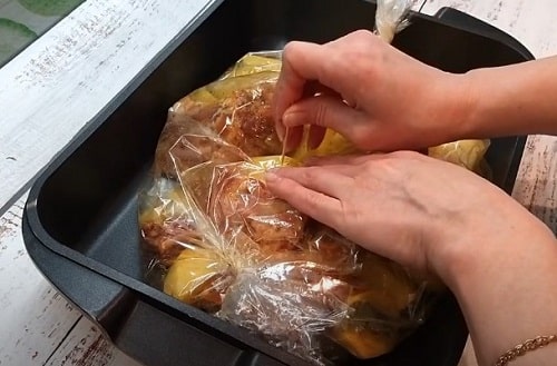  Картопля з реберцями в духовці в рукаві   простий і смачний рецепт