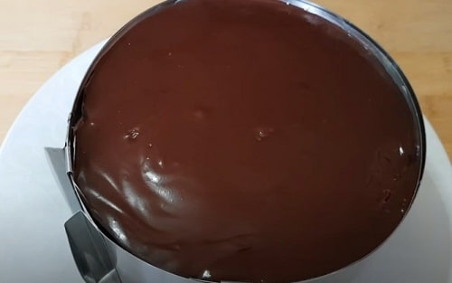 944d35a854a17a6cc45218e11c1828ee Шоколадний млинцевий торт   рецепт з кремом із згущеного молока без випічки