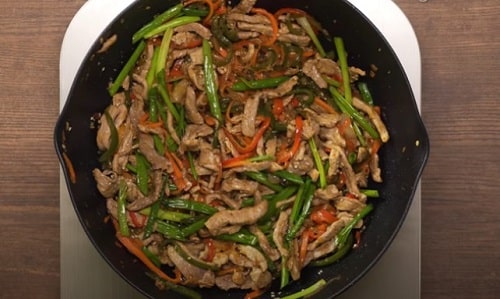 985d3e04bf24806f0316427fe28760cf Свинина з овочами по китайськи   рецепт на сковороді