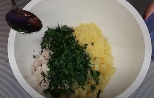  Салат «Дамський каприз»   класичні рецепти з куркою, ананасами, чорносливом, горіхами