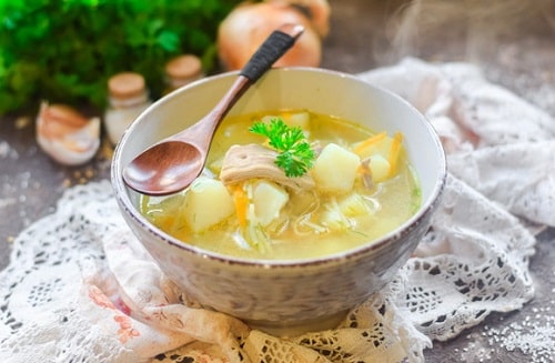 edbb09fd957a96c6c7fc2f064677bd01 Курячий суп з вермішеллю і картоплею   смачний класичний рецепт, з грибами, плавленим сиром