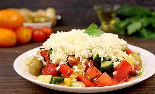 78da169087a77b883285a0028fde9b4b Болгарський шопський салат   класичний рецепт з бринзою