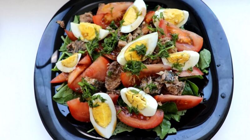 salaty s tuncom konservirovannym prostye i vkusnye recepty 45479b9 Салати з тунцем консервованим   прості і смачні рецепти